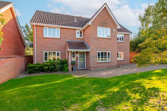 5 Bedroom Detached House For Sale In Blake Drive, Bradwell, NR31