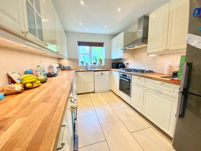 4 Bedroom House To Rent In Torun Way, Swindon, SN25