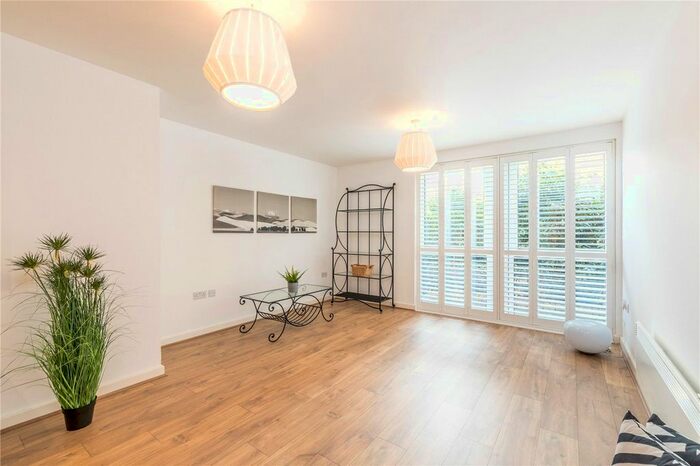 1 Bedroom Flat To Rent In East Dulwich Road, East Dulwich, London, SE22