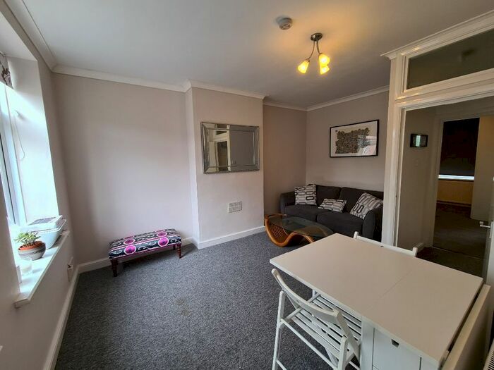 1 Bedroom Flat To Rent In Aylmer Parade, Highgate, N2