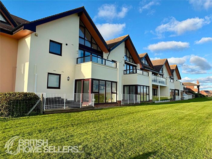 2 Bedroom Flat For Sale In Marine Drive East, Barton On Sea, New Milton, Hampshire, BH25