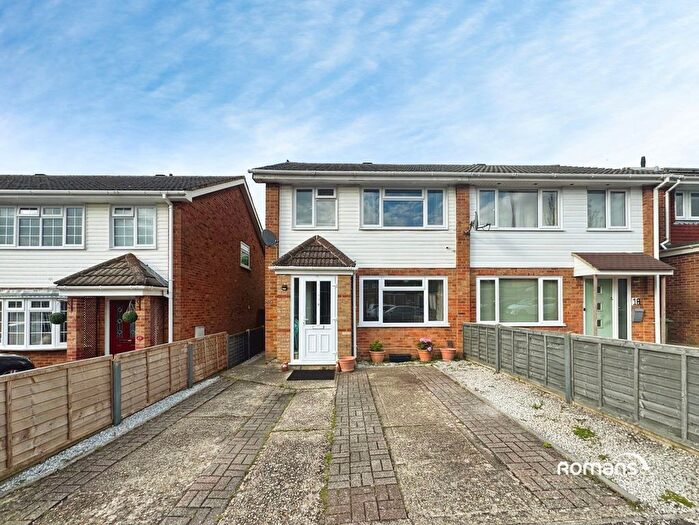 3 Bedroom Semi-Detached House For Sale In Britten Road, Basingstoke, Hampshire, RG22