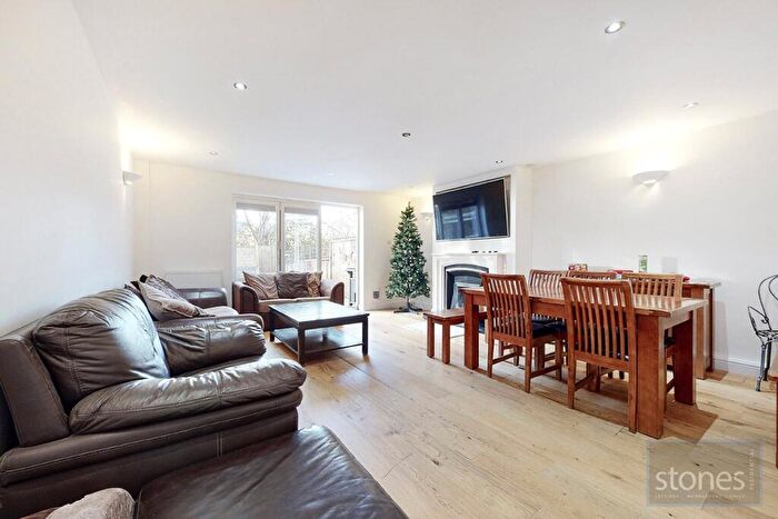 5 Bedroom Terraced House To Rent In Greenfield Drive, London, N2