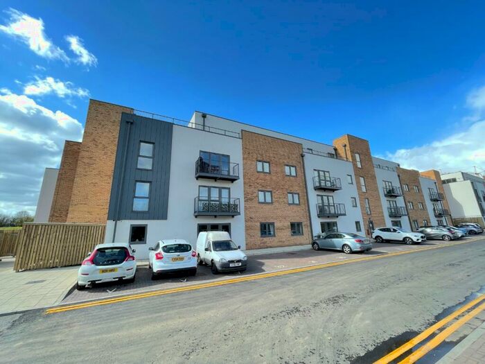 2 Bedroom Apartment To Rent In Hawthorne Apartments, Gorse Road, Luton, Bedfordshire, LU1