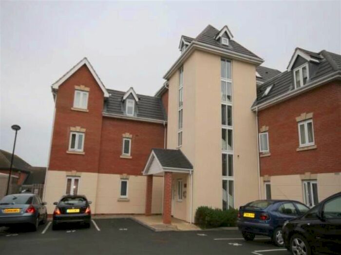2 Bedroom Flat To Rent In Southfield Road, Hinckley, LE10