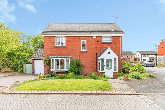 4 Bedroom Detached House For Sale In Evensford Walk, Irthlingborough, Wellingborough, NN9