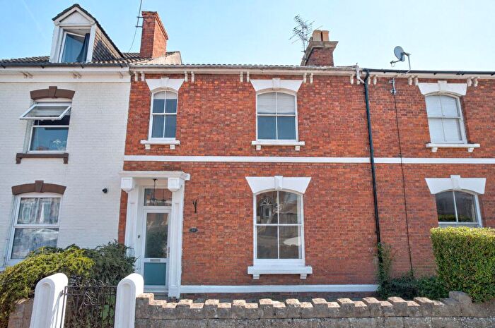 5 Bedroom Terraced House For Sale In Lansdown Road, Old Town, Swindon, Wiltshire, SN1