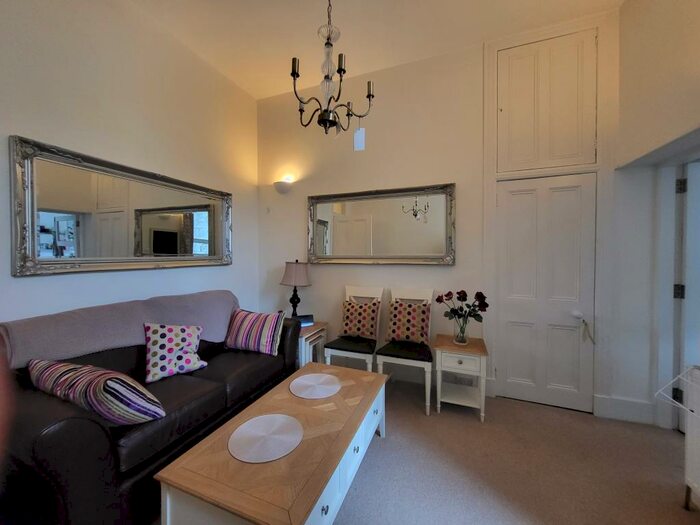 3 Bedroom Flat To Rent In Cairnfield Place, Rosemount, Aberdeen, AB15