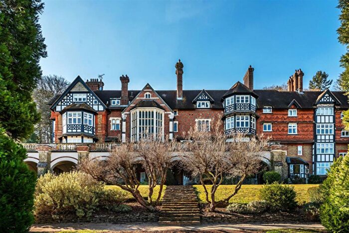 4 Bedroom Flat To Rent In Snowdenham Lane, Bramley, Guildford, GU5