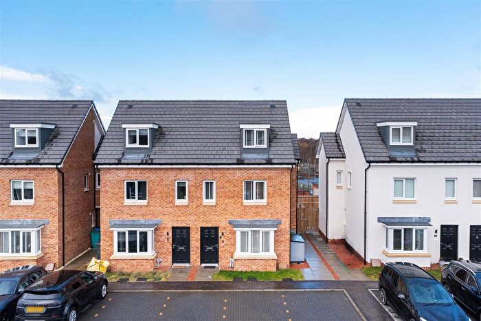 3 Bedroom Town House For Sale In Mackay Place, Wishaw, ML2