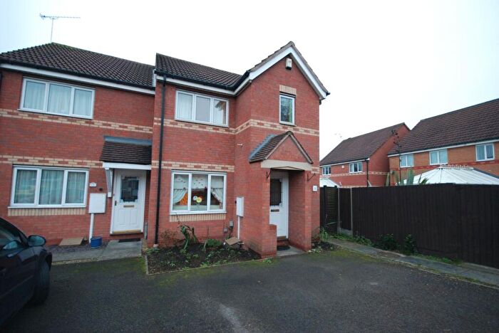 3 Bedroom Semi-Detached House To Rent In Gabor Close, Rugby, CV21