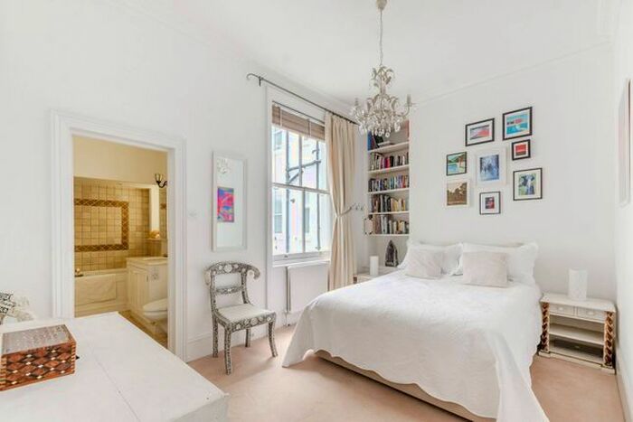 4 Bedroom Flat To Rent In Drayton Gardens, South Kensington, London, SW10