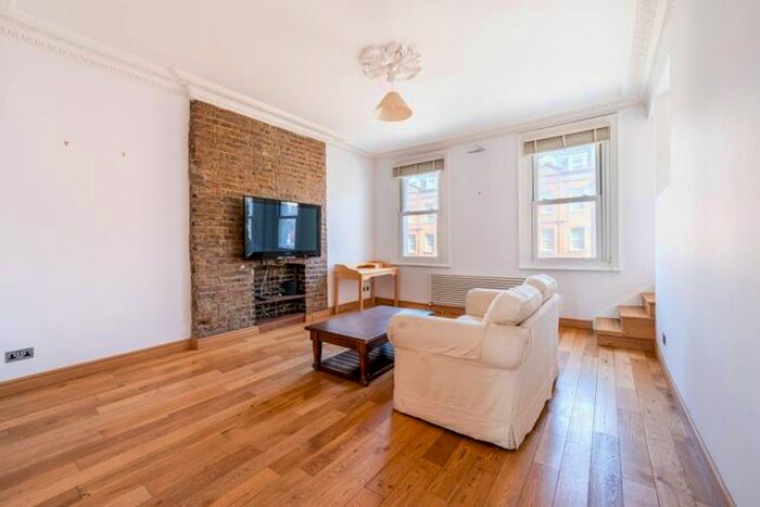 2 Bedroom Flat To Rent In Warwick Road, Earls Court, London, SW5