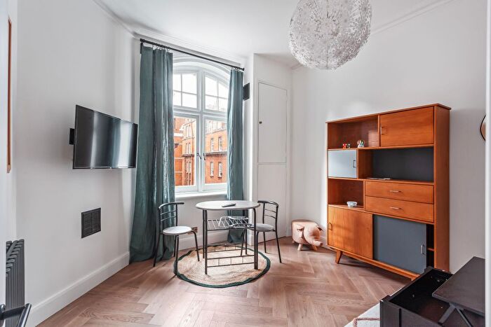 1 Bedroom Flat To Rent In Coptic Street, London, WC1A