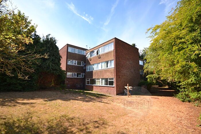 2 Bedroom Flat For Sale In Balmoral Close, CV2