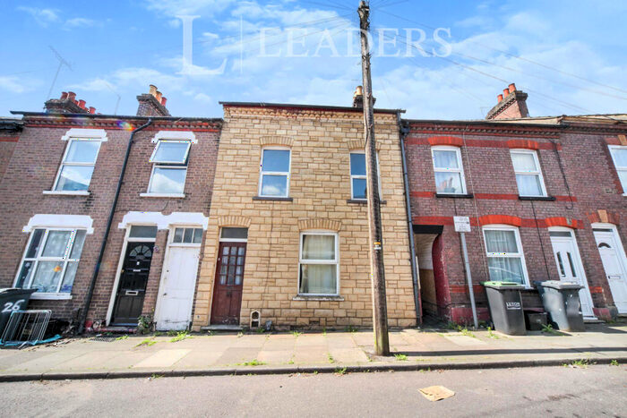 5 Bedroom House To Rent In Cowper Street, Luton, LU1