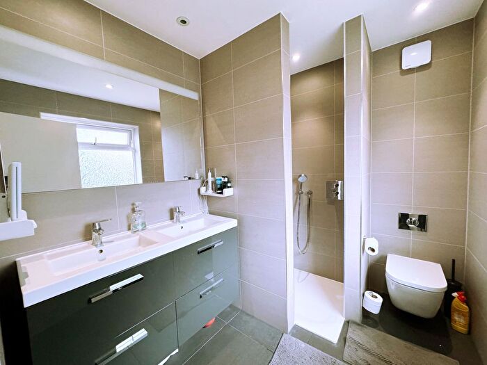 5 Bedroom Detached House For Sale In Sheridan Close, Boxmoor, Hemel Hempstead, Hertfordshire, HP1
