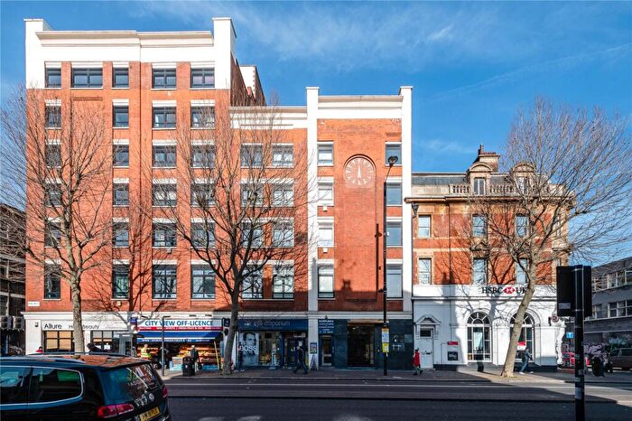 2 Bedroom Apartment To Rent In City View House, Bethnal Green Road, London, E2