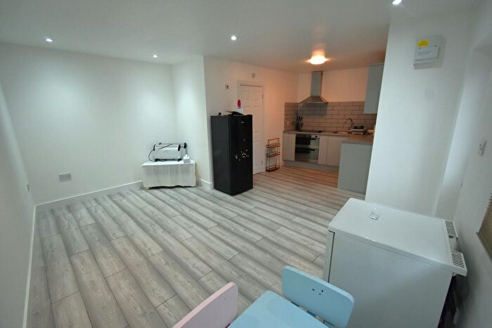 Studio To Rent In Henderson Drive, Dartford, DA1