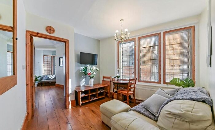 3 Bedroom Flat To Rent In Cockspur Street, SW1Y