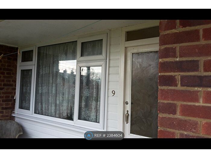 1 Bedroom Flat To Rent In Dean Court, Canterbury, CT1