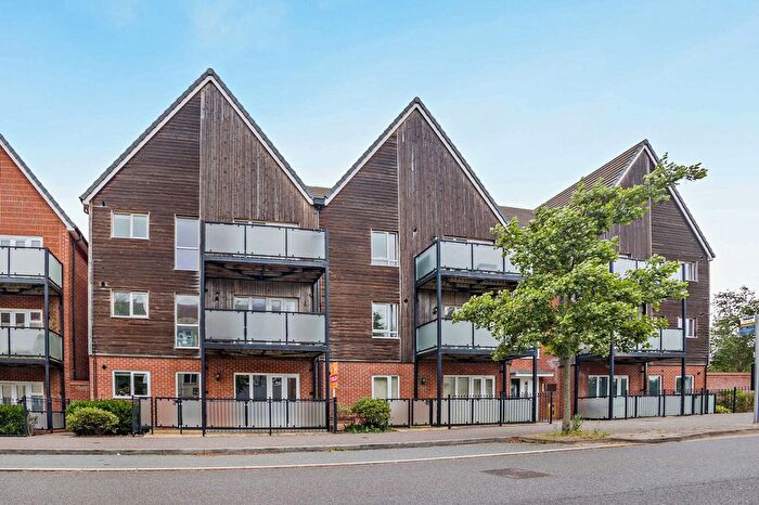 2 Bedroom Flat For Sale In Laurens Van Der Post Way, Ashford, TN23