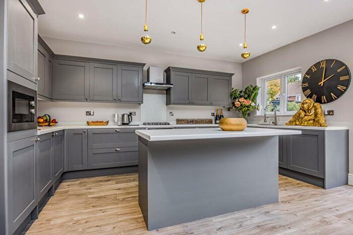 4 Bedroom Detached Bungalow For Sale In Second Avenue, Portsmouth, PO6