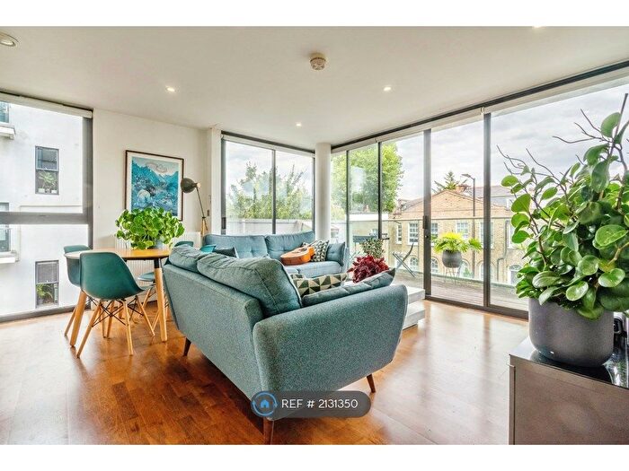 2 Bedroom Flat To Rent In Acer Road, London, E8