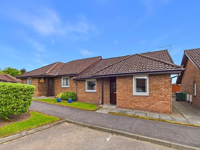 2 Bedroom Semi-Detached Bungalow For Sale In Traquair Gardens, Perth, PH1