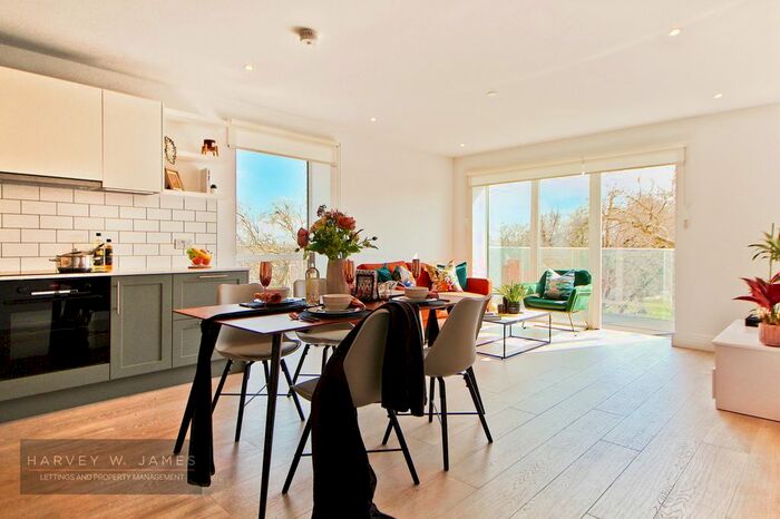 2 Bedroom Flat To Rent In Chapman House, Filmworks, W5