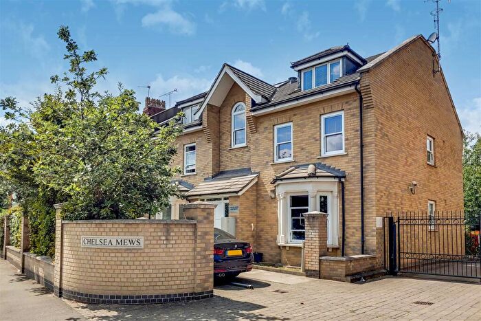 2 Bedroom Flat To Rent In Chelsea Mews, Wanstead, E11