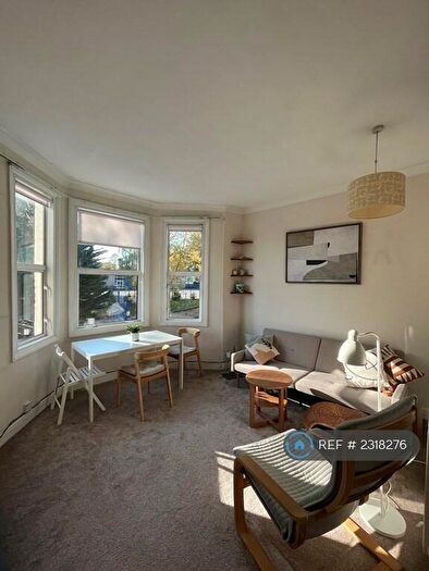 2 Bedroom Flat To Rent In First Floor, London, N19