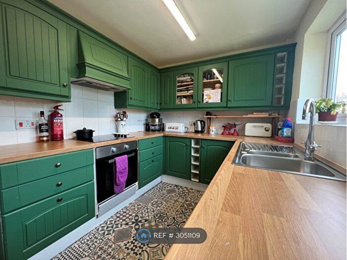 2 Bedroom Flat To Rent In Ridgeway Heights, Torquay, TQ1