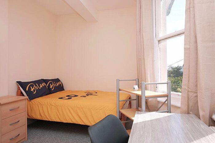 6 Bedroom End Of Terrace House To Rent In Roundhill Crescent, Brighton, BN2