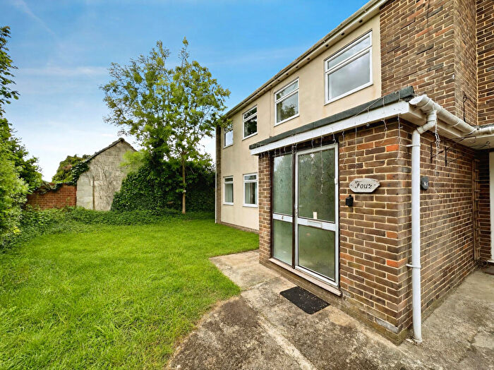 3 Bedroom Flat To Rent In Centurion Close, Salisbury, SP2