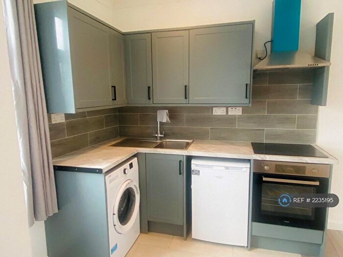 1 Bedroom Flat To Rent In Queens Road, Brighton, BN1