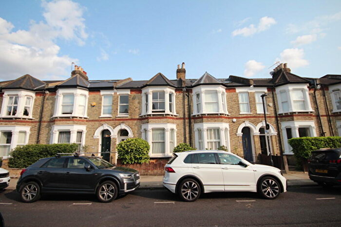 4 Bedroom Apartment To Rent In Ulysses Road, West Hampstead, NW6