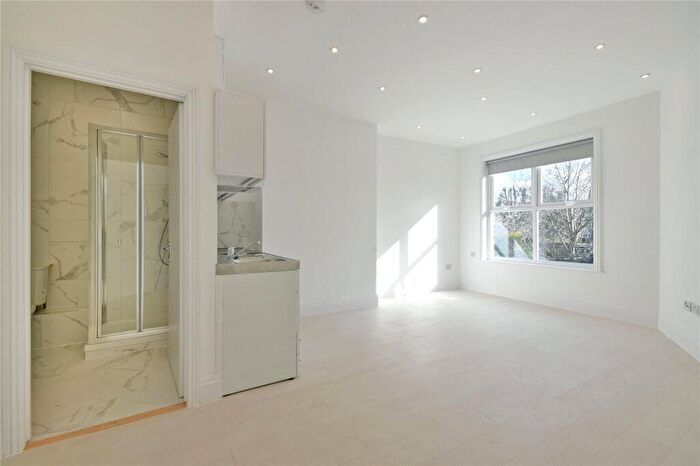 Studio To Rent In Gainsborough Road, Woodside Park, N12