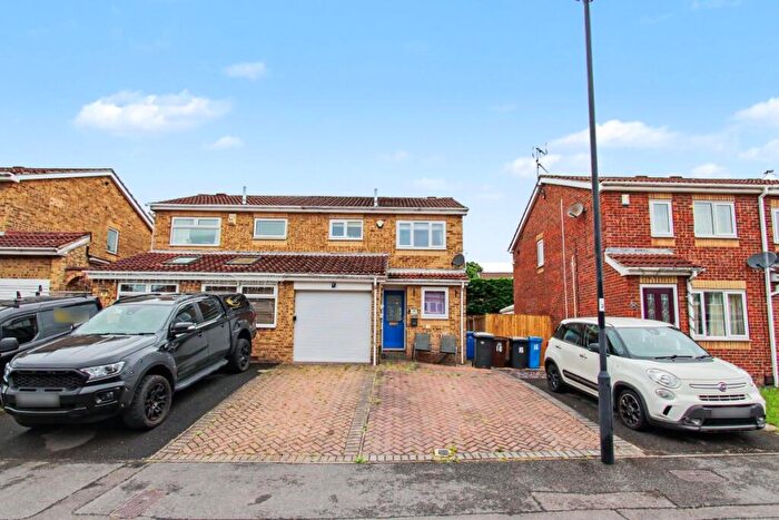 2 Bedroom Semi Detached House For Sale In Farnaby Drive, High Green, Sheffield, South Yorkshire, S35