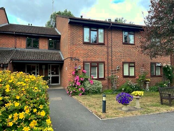 1 Bedroom Apartment To Rent In Reeve Court, Guildford, GU2