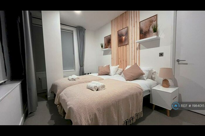 2 Bedroom Flat To Rent In The Platform_, Bracknell, RG12