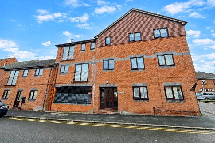 1 Bedroom Apartment To Rent In Bunkers Court, Union Street, Dunstable, Bedfordshire, LU6