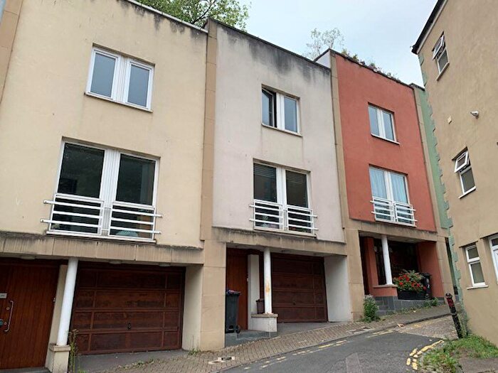 4 Bedroom Town House To Rent In Gorse Lane, Clifton, Bristol, BS8