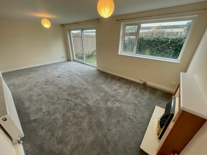 2 Bedroom Flat To Rent In Lowerstack Croft, Chelmsley Wood, West Midlands, B37