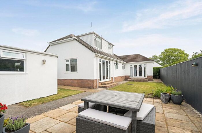 3 Bedroom Chalet For Sale In Ambrose Close, Bradford Abbas, Sherborne, DT9