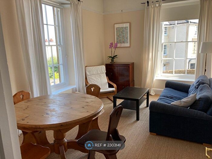 3 Bedroom Flat To Rent In Cotham Road, Bristol, BS6