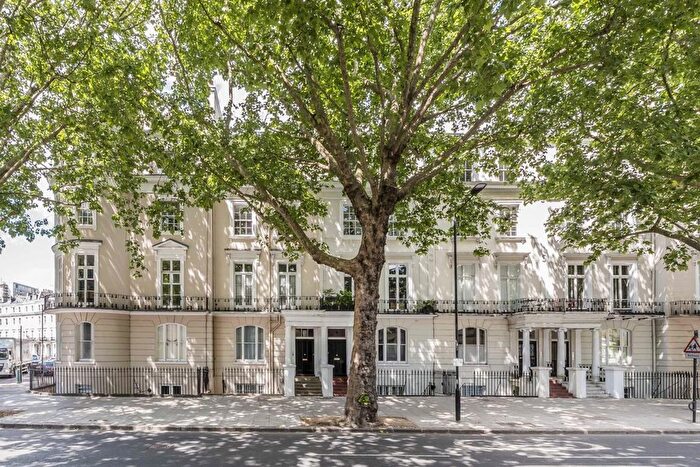 2 Bedroom Flat To Rent In Holland Park Avenue, Holland Park, W11