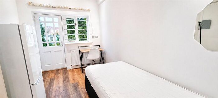 Studio To Rent In Great Cambridge Road, London, N17