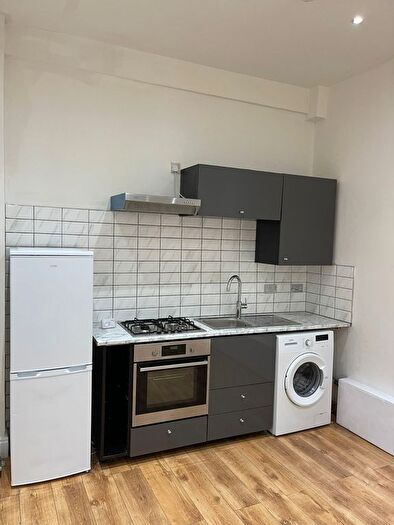 1 Bedroom Flat To Rent In High Road Leytonstone, London, E11