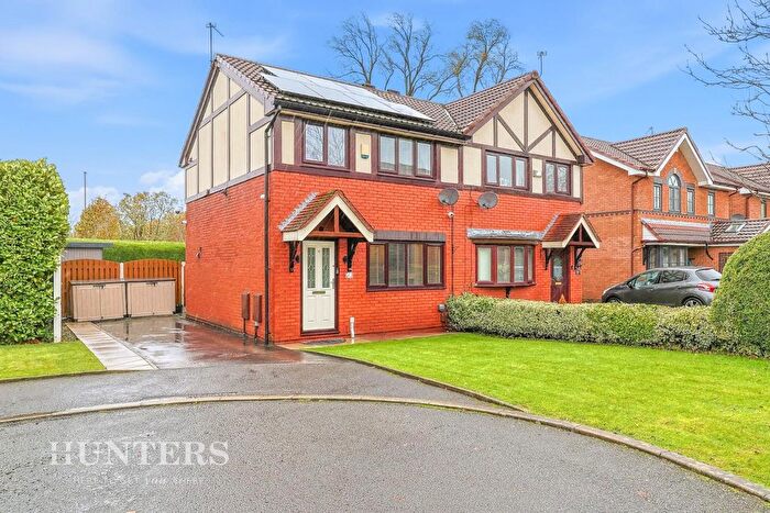 3 Bedroom Semi Detached House For Sale In Weatherly Close, Bardsley, Oldham, OL8